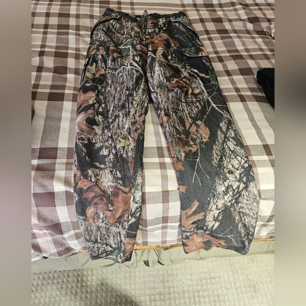 Cabela's Green Camouflage Outdoor Pants